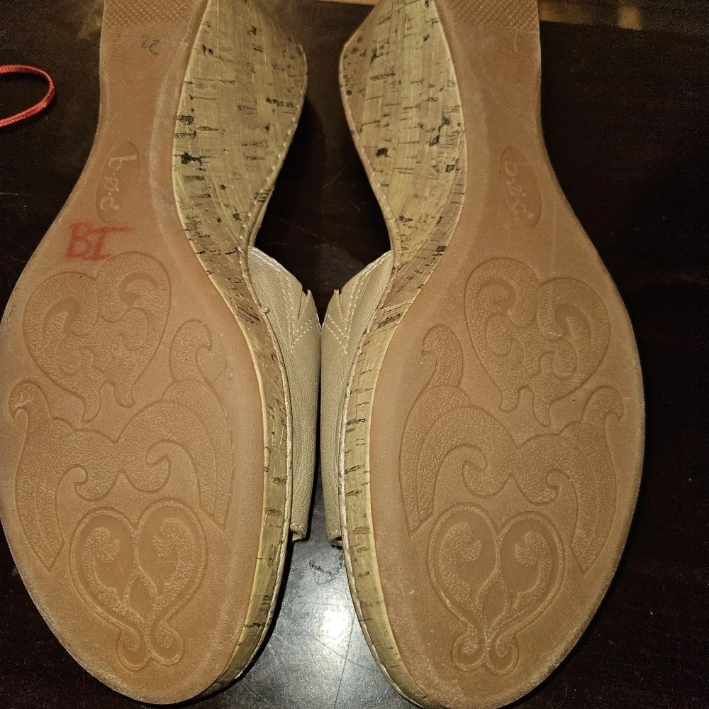 Born Concept Womans Wedge Sandal Size 11